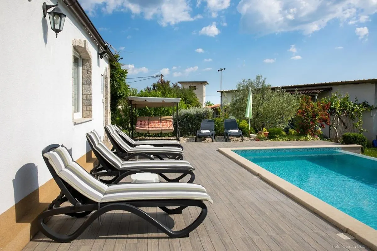 Apartments Faris 0*, Kanfanar